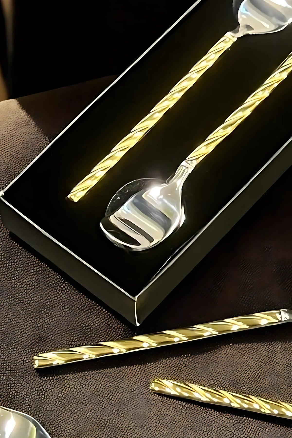 6'lı Paslanmaz 18/10 Çay Kaşığı Paslanmaz Kararmaz Burgu Sunum Kaşığı Çelik Kaşık 11 cm - Gold